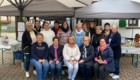 Gruppenfoto der Helferinnen des Frauenchors Lorsbach am Weinstand auf dem Zimmerplatz am 26. September 2025 – zehn weitere Mitwirkende fehlen auf dem Bild.